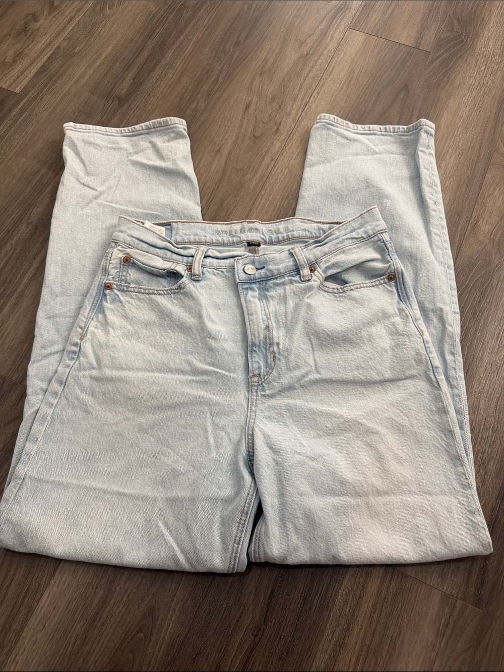 American Eagle Outfitters High-Rise Light Blue Crossover Mom Jeans